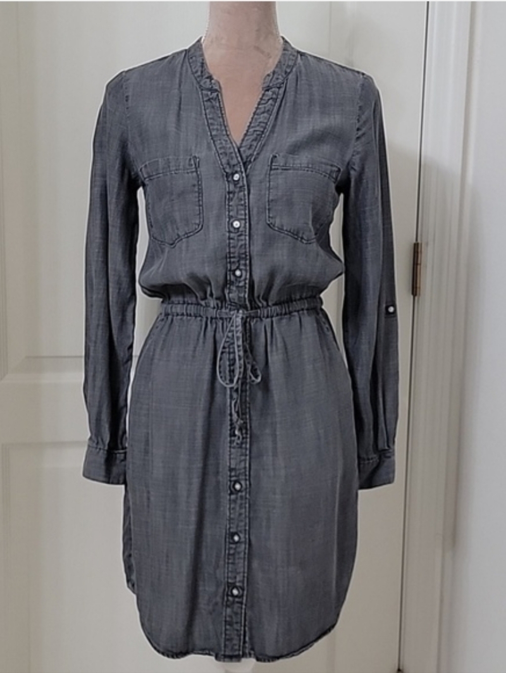 Banana Republic Long Sleeve Button Up Dress Gray Chambray Size 4